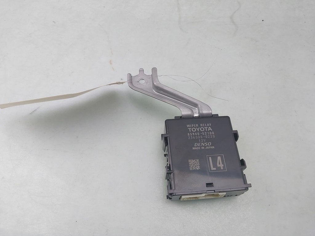 ORDINATEUR ESSUIE GLACE Toyota Aygo X (|8594052100|), Kundenbetreuung@toyota.de, Toyota, Utilisé, Toyota-Allee 2
50858  Köln, DE