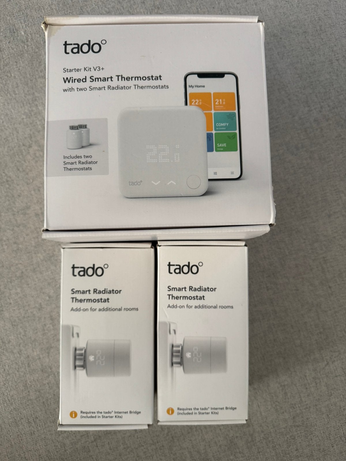 Tado V3+ starterkit (bedraad) met 4 radiatorknoppen, Bricolage & Construction, Thermostats, Envoi, Thermostat intelligent, Comme neuf