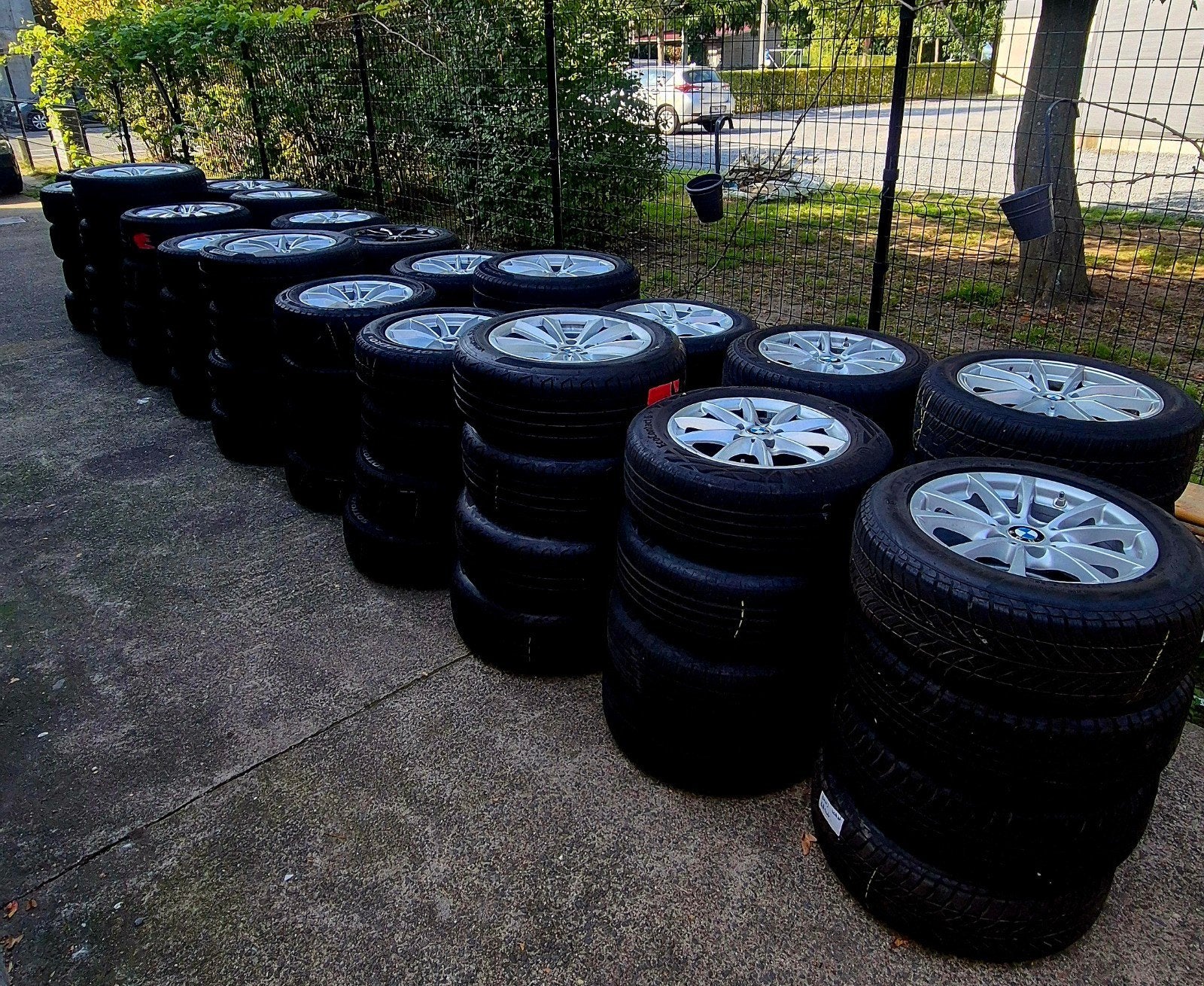 LOT 20 SET BMW VELGEN MET NIEUWE BANDEN ALLES 1 KEER WEG, Auto-onderdelen, Ophalen, Banden en Velgen