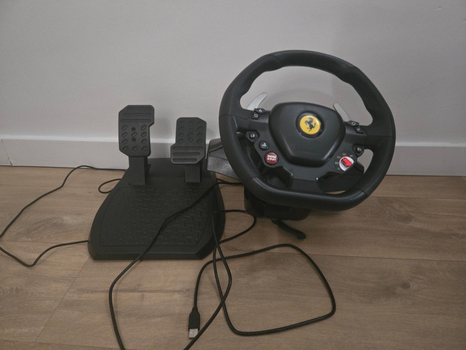 Racesturen
Thrustmaster T80 Ferrari 488 GTB - Racestuur en P, Ophalen of Verzenden, Zo goed als nieuw, Overige typen, Xbox Series X