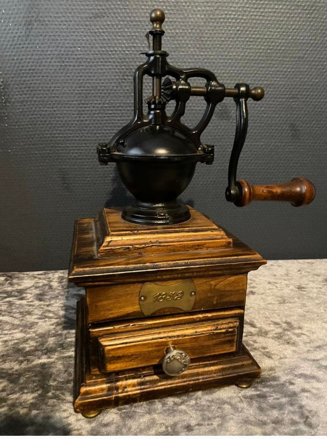 Grote antieke vintage koffiemolen., Ophalen of Verzenden
