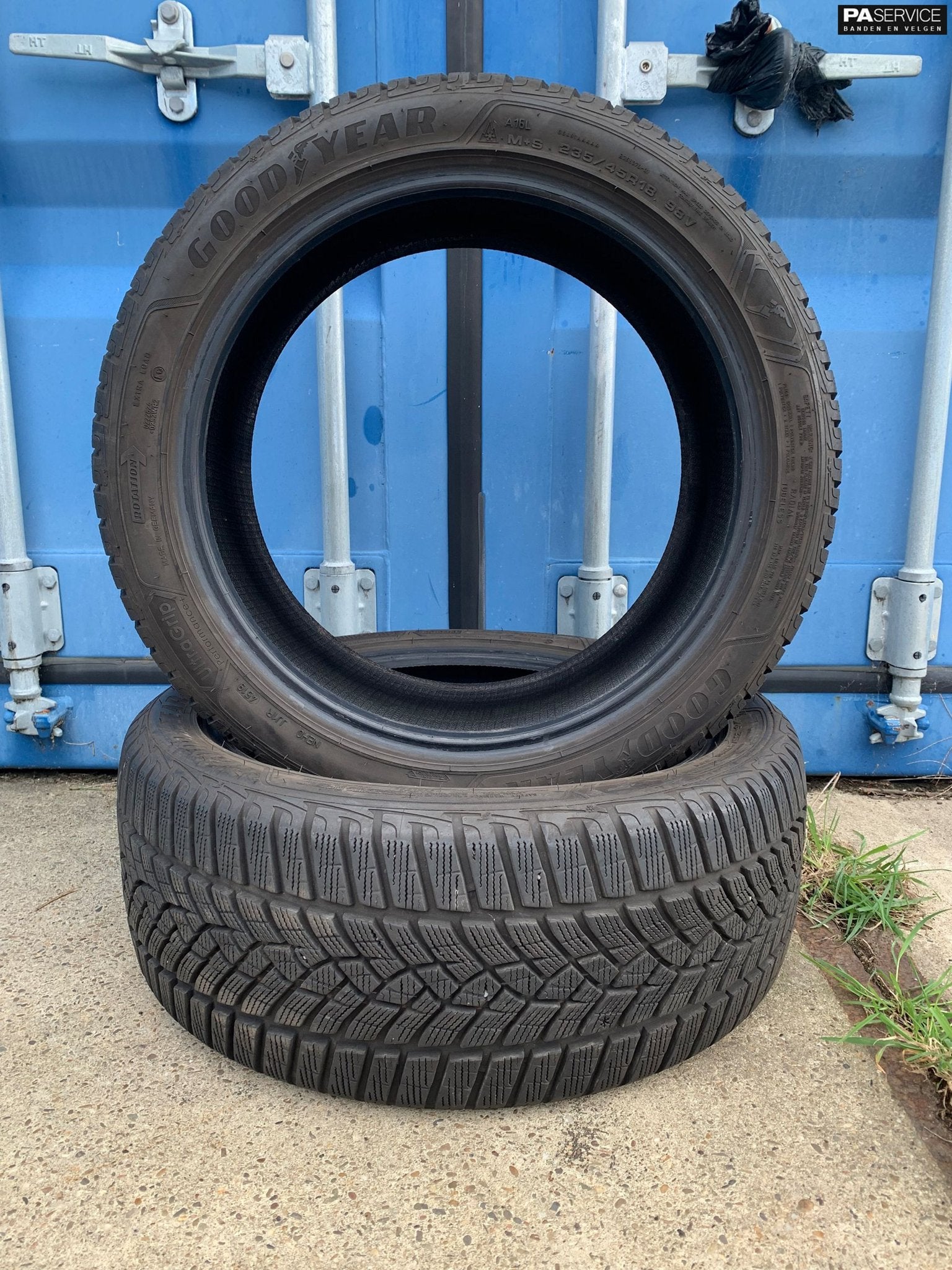 2x Goodyear 235 45 18 Winterbanden met 8 mm incl Montage, Auto-onderdelen, Gebruikt, Velg(en), -, -