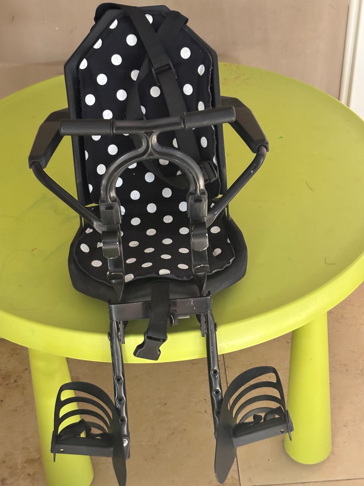 Fietsstoeltje vooraan, Vélos & Vélomoteurs, Accessoires vélo | Sièges de vélo, Siège avant, Repose-pieds, Enlèvement, Utilisé