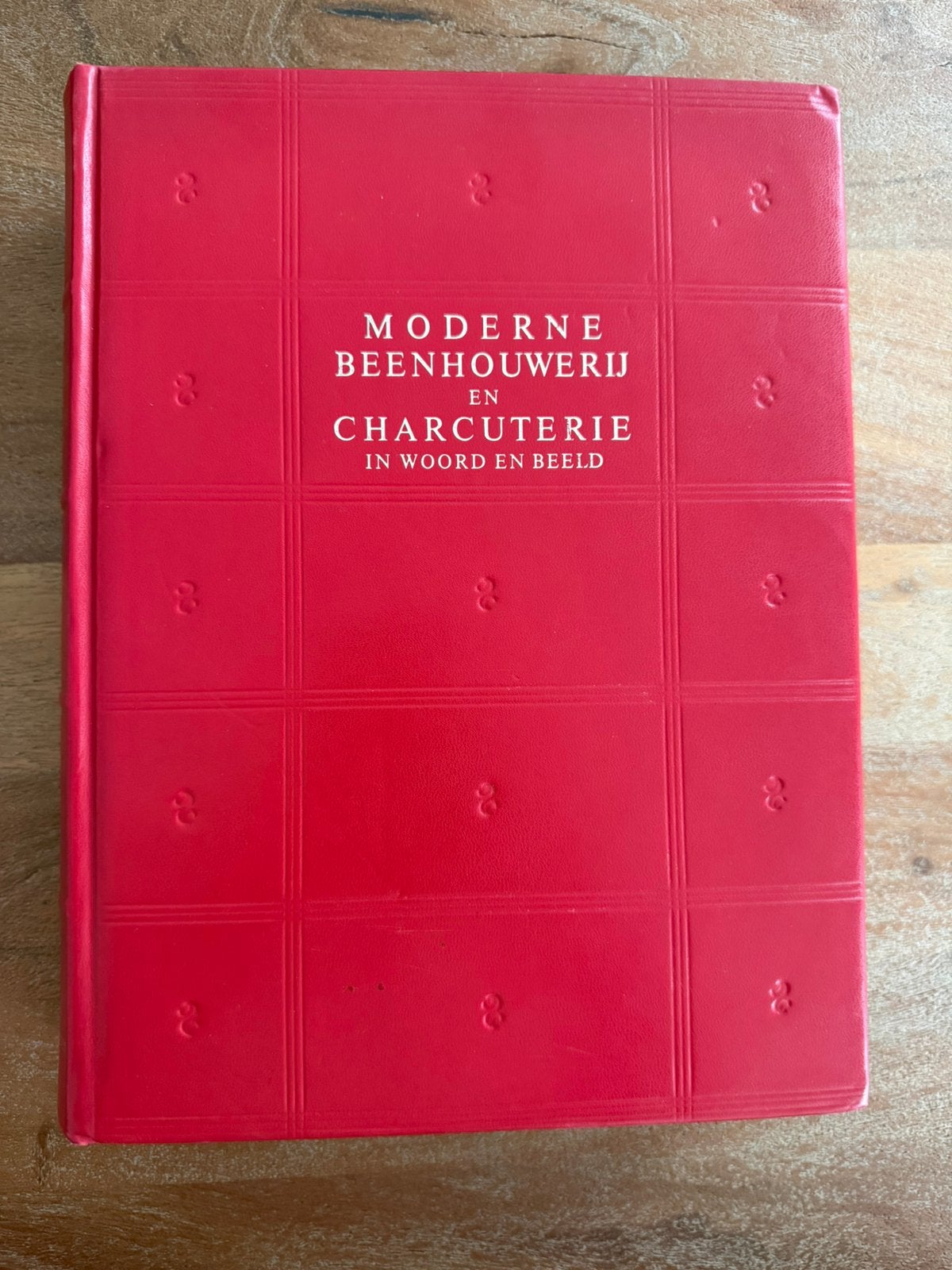 Boek moderne beenhouwerij en charcuterie in woord en beeld, Ophalen