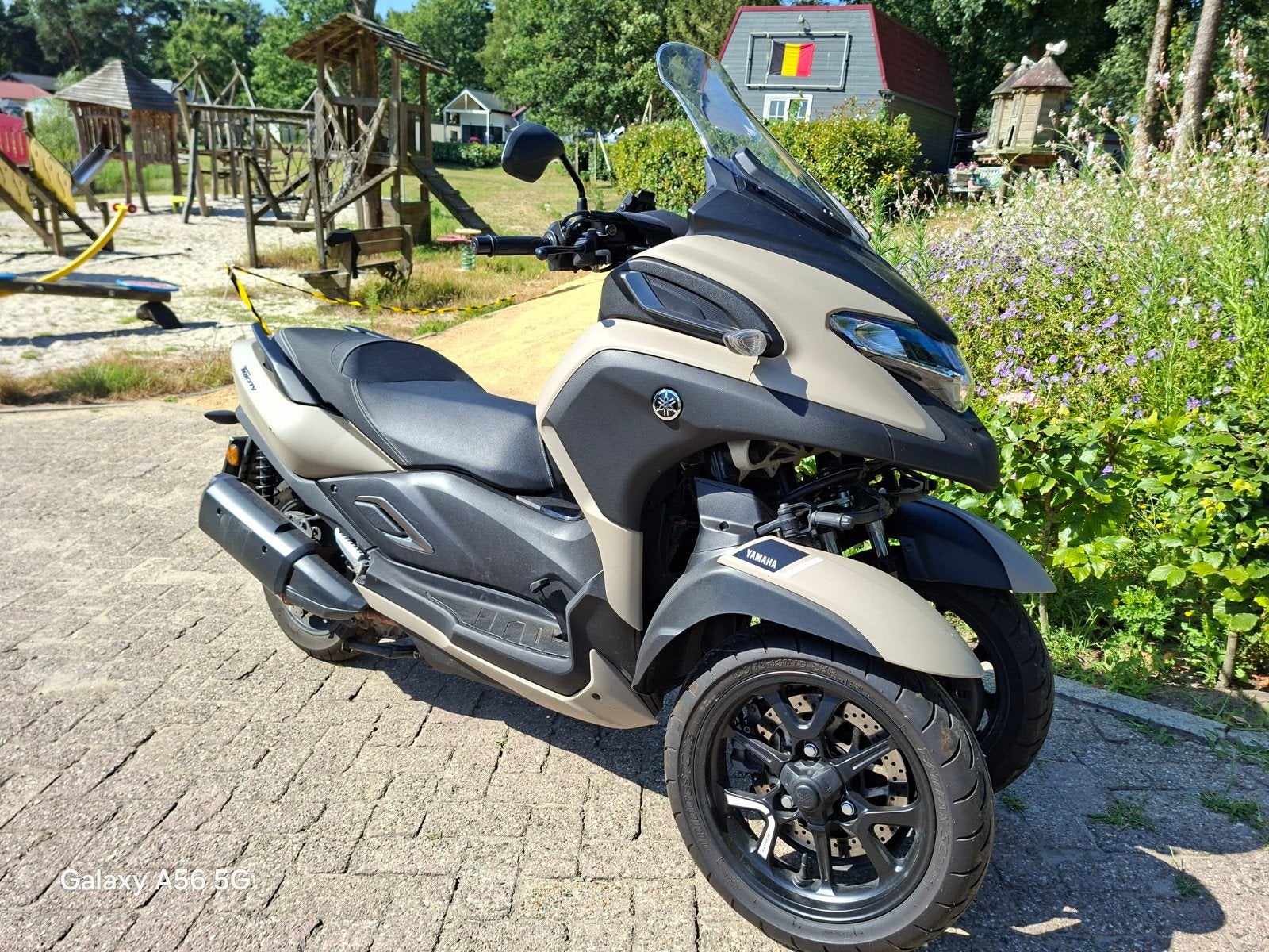 YAMAHA TRICITY 300 2023 10.OOOkm NIEUWSTAAT 1e EIG, Motoren, Ophalen, Gebruikt