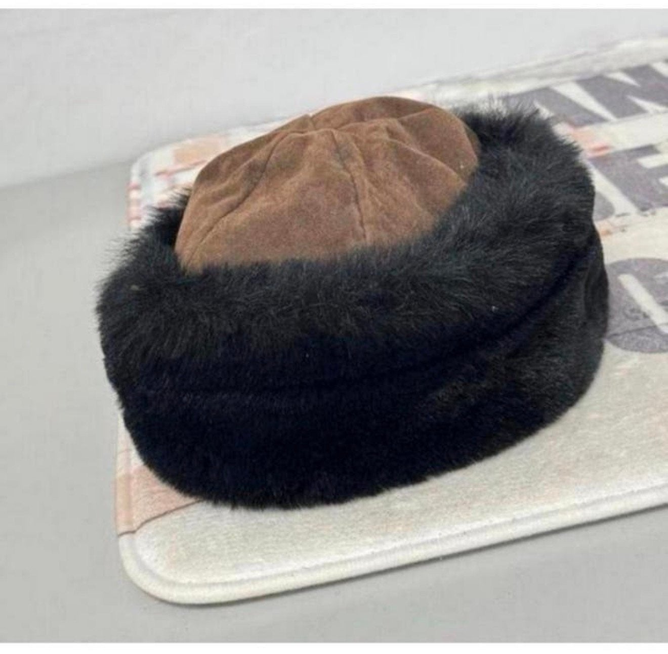 Bonnet rembourré d'hiver Vegan Vintage France 1970-1980, Vêtements | Femmes, Bonnets, Écharpes & Gants, Comme neuf, Bonnet, Enlèvement ou Envoi