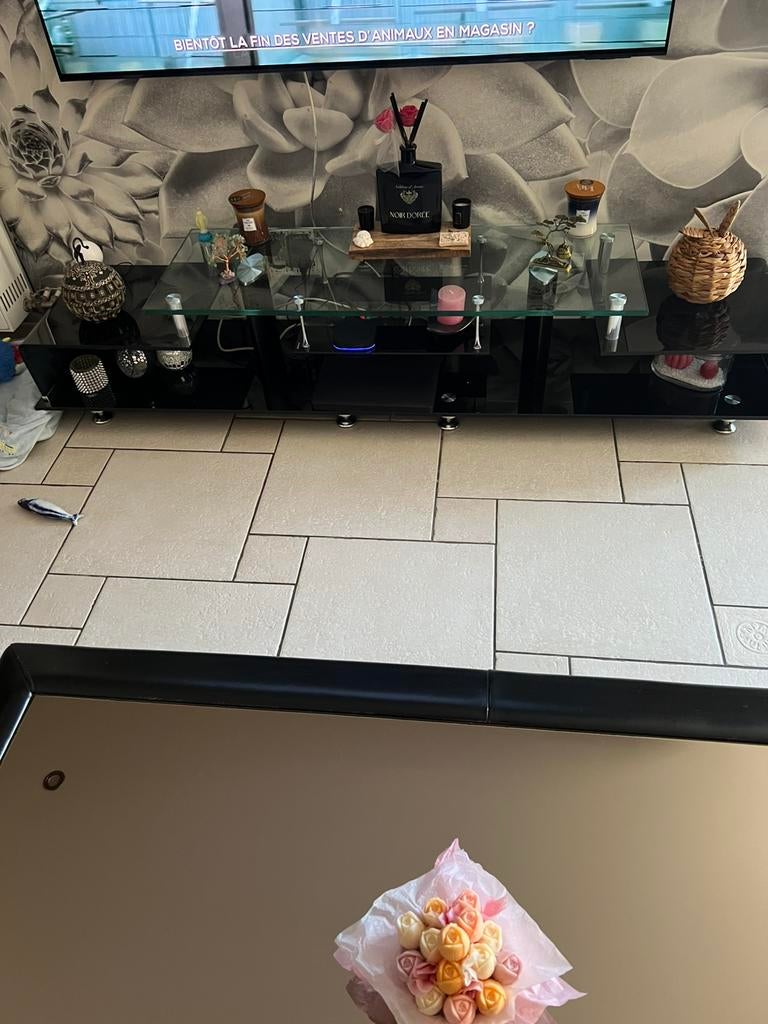 euble TV en verre moderne – Très bon état, Ophalen