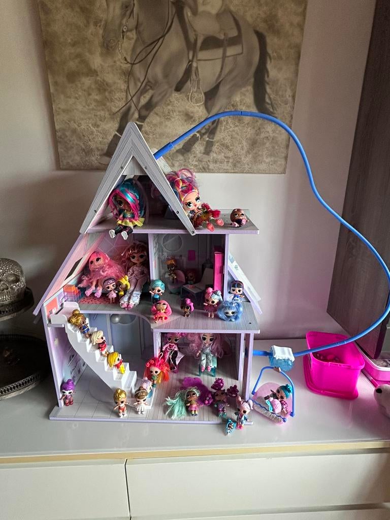 Lol surprise huis, Enfants & Bébés, Jouets | Maisons de poupées, Comme neuf, Enlèvement