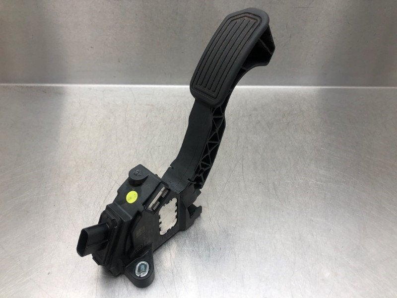 PEDALE D'ACCELERATEUR Toyota Auris Touring Sports (E18), Autos : Pièces & Accessoires, Habitacle & Garnissage, Utilisé, Toyota