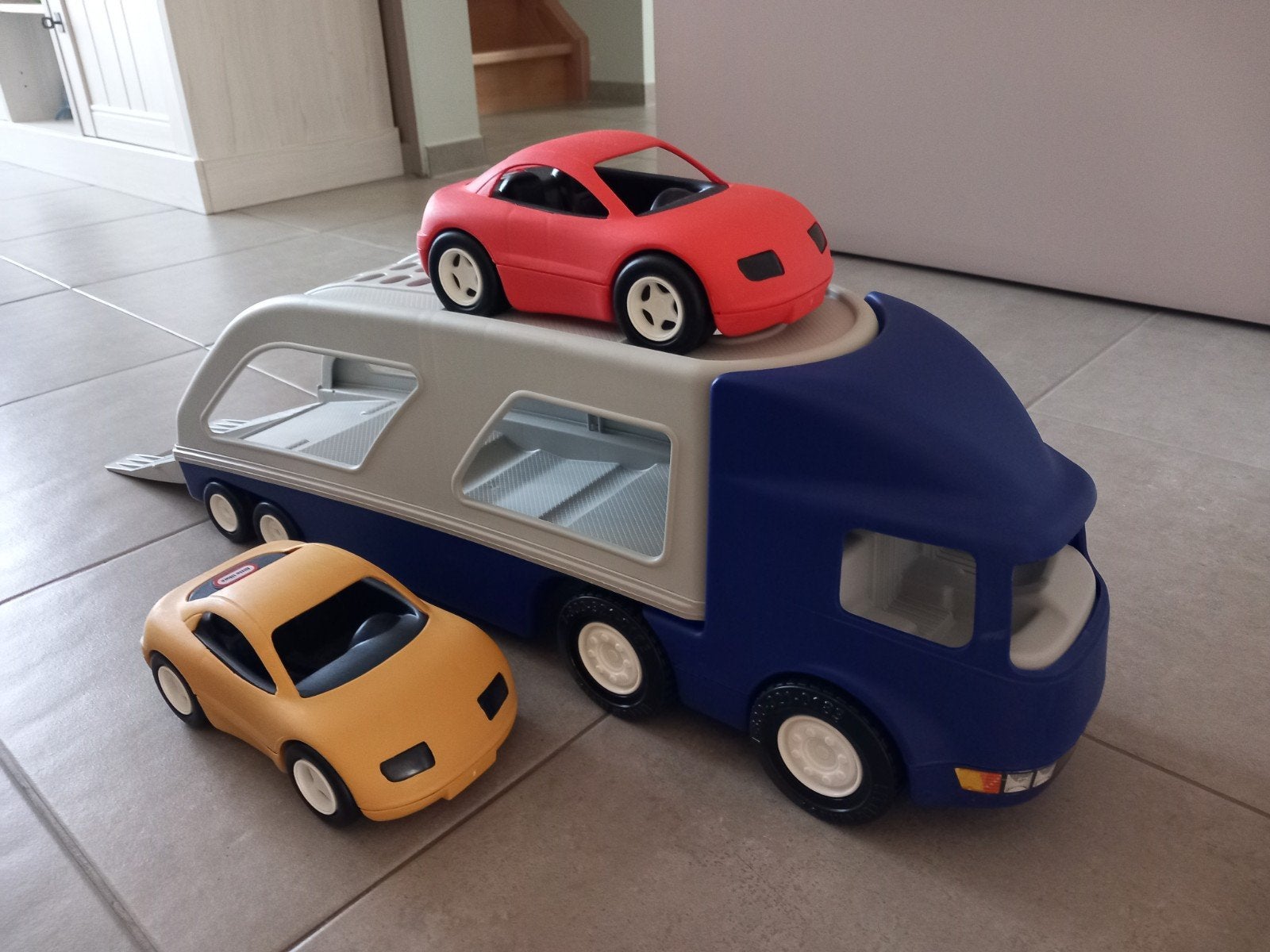 little tikes autotransporter, Kinderen en Baby's, Speelgoed |Speelgoedvoertuigen, Ophalen, Zo goed als nieuw