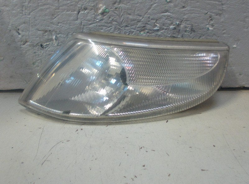 CLIGNOTANT AVANT GAUCHE Saab 9-5 Estate (YS3E), Saab-de-info@saabgroup.com, Marienbergstraße  96
90411  Nürnberg, DE, Utilisé