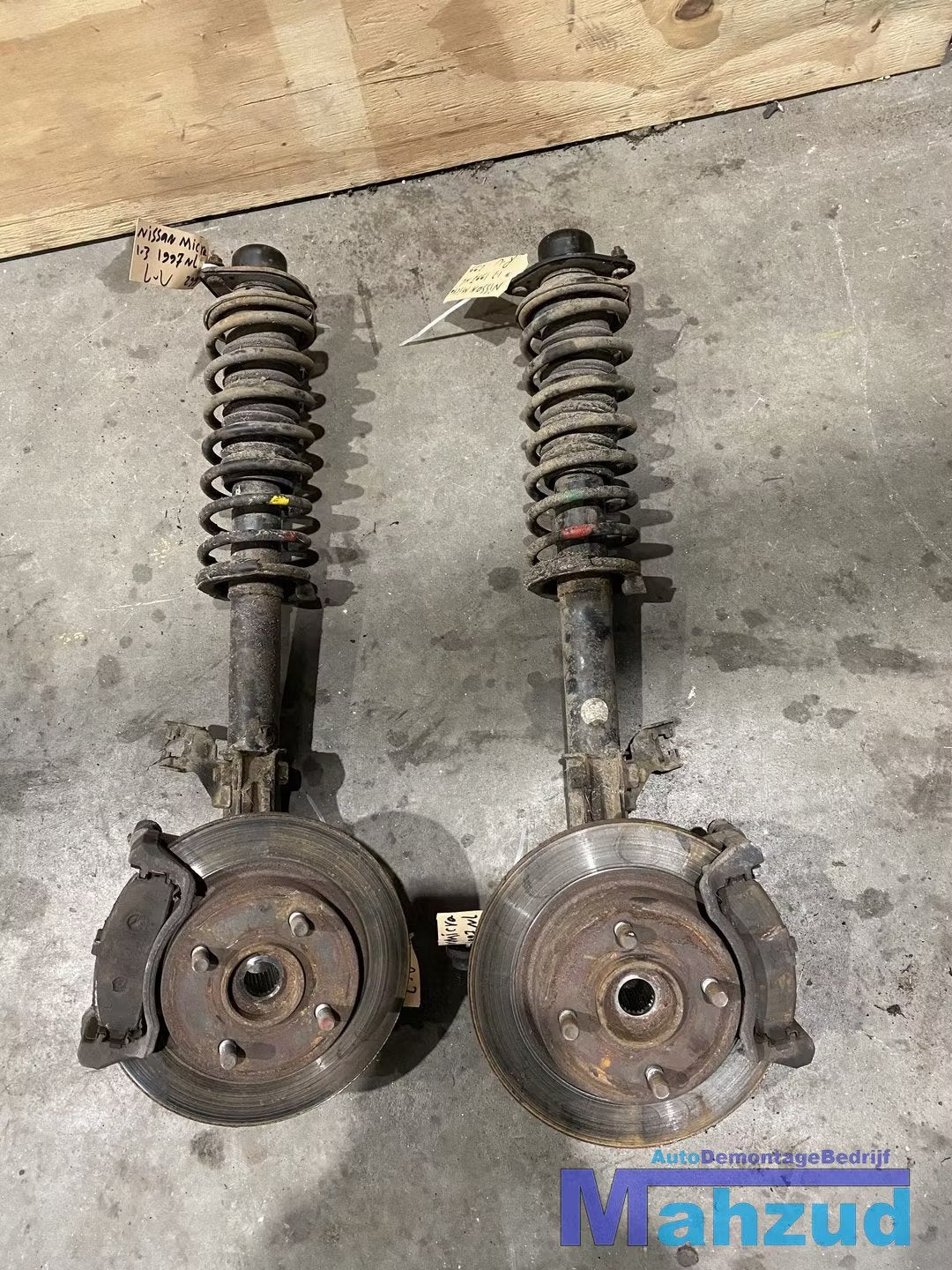 NISSAN MICRA 2 K11 Links rechts voor veerpoot fuseehuis, Auto-onderdelen, Takashima 1-chome 1-1
220-8686  Yokohama, NISSAN_SR@mail.nissan.co.jp