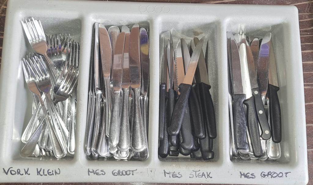 keuken materiaal Bestek 0.50 cent, Huis en Inrichting, Ophalen, Gebruikt, Inox of Chroom, Bestekset