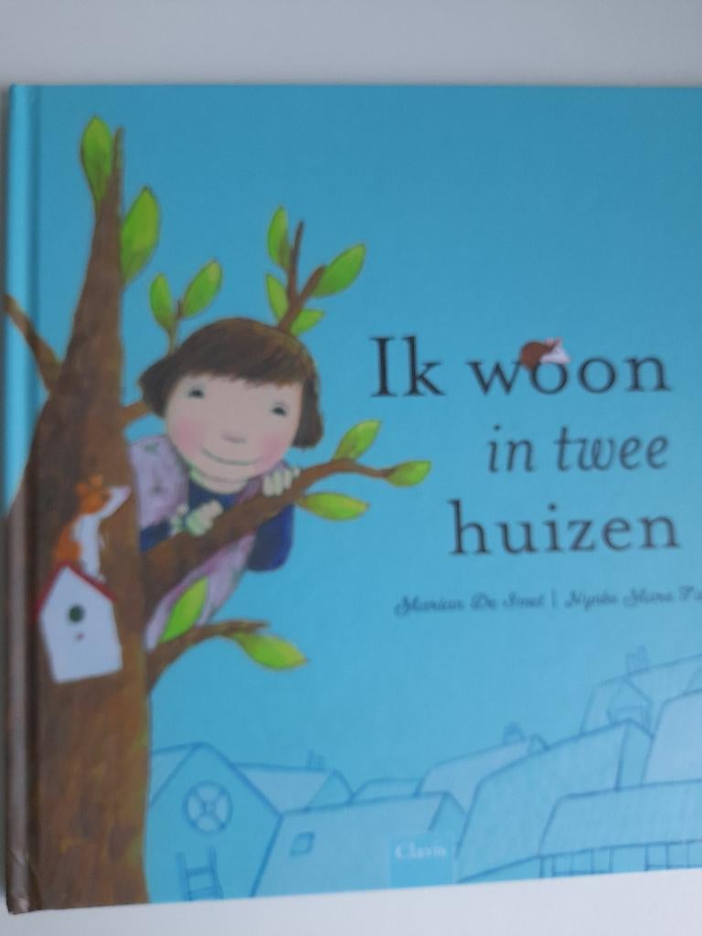 Ik woon in 2 huizen, Boeken, Ophalen of Verzenden, Zo goed als nieuw