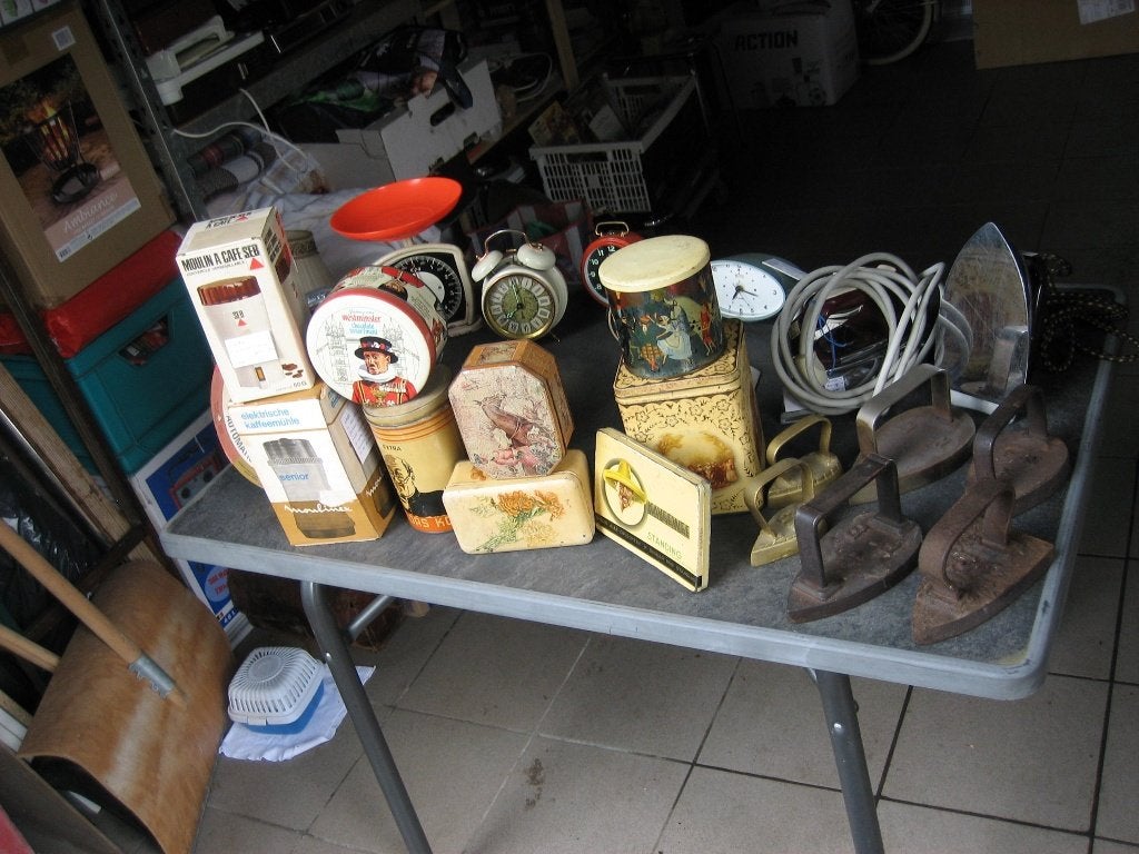 oud fotomateriaal medisch materiaal rookgerei kapper le mans, Verzenden