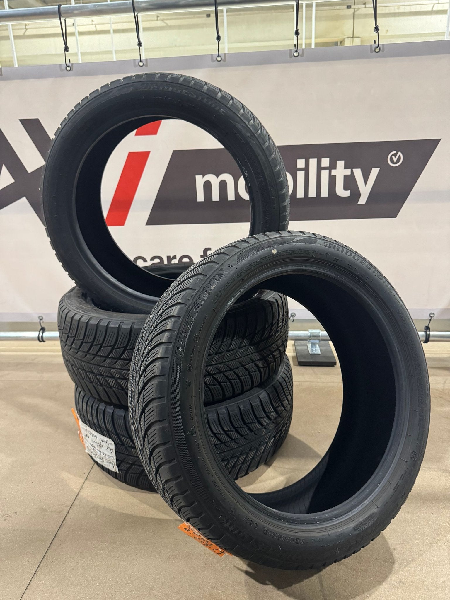4 Winterbanden Bridgestone 225/45R18 95H M+S 5-6 mm, Pneus hiver, -, Véhicule de tourisme, -