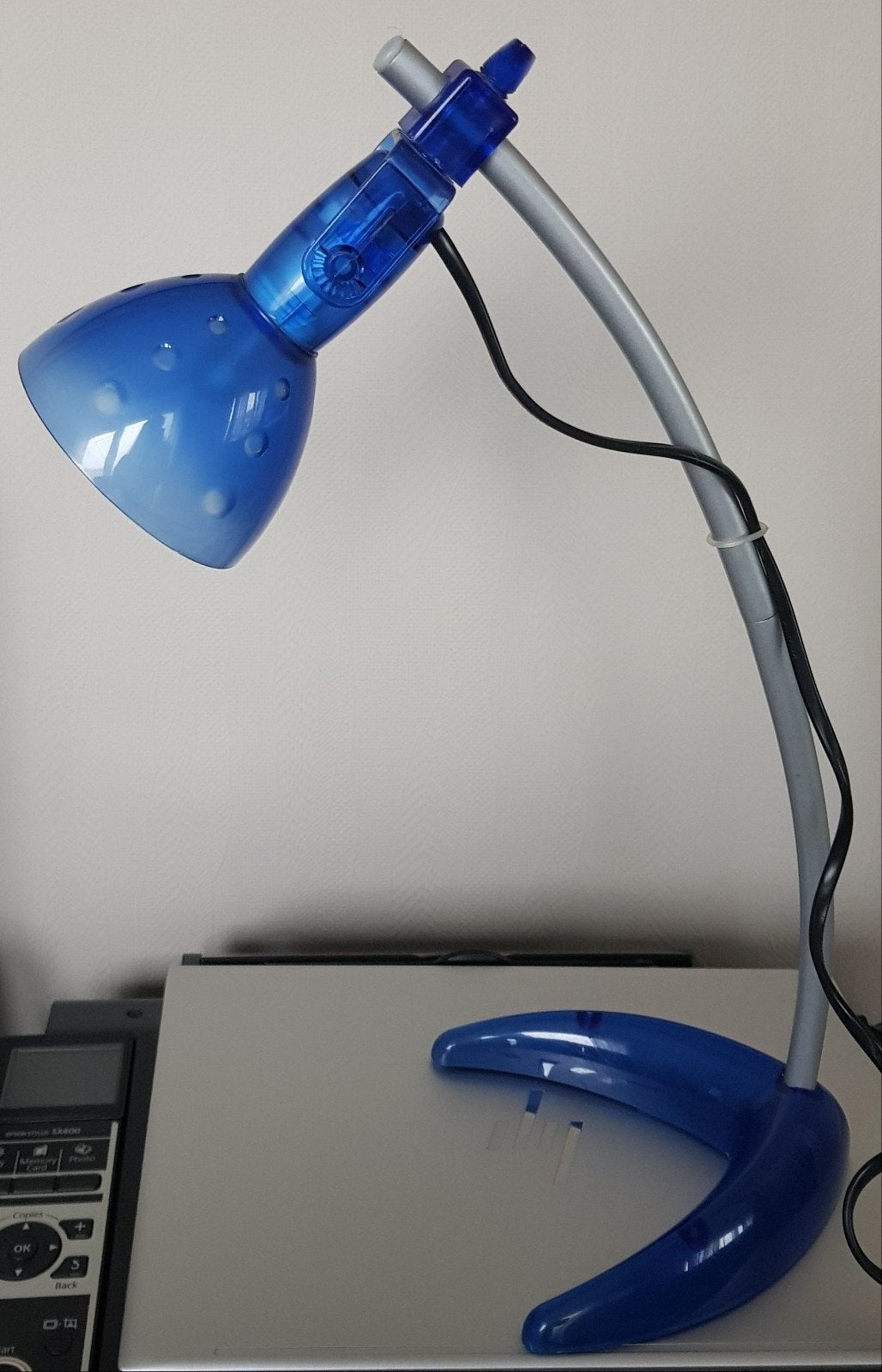 Lampe de bureau rotative de couleur bleue en parfait état.
L, Ophalen, Bureaulamp