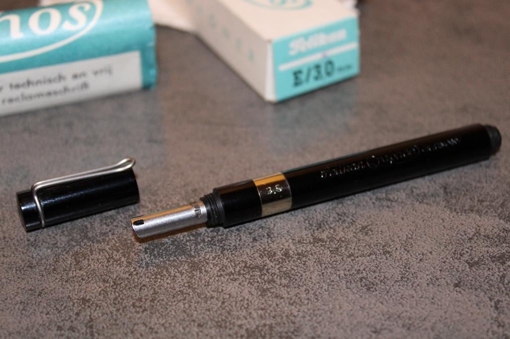 Pelikan Graphos E/3,0mm (stylo plume dessin technique) 1970., Collections, Stylos, Comme neuf, Stylo, Autres marques, Avec boîte