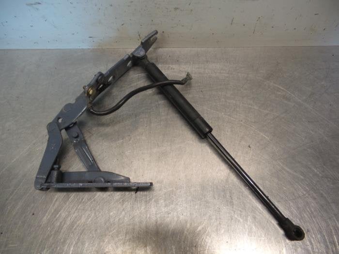 Gasdemper Motorkap rechts van een BMW 5-Serie (5-Serie 95-), Gebruikt, -, -, Ophalen of Verzenden