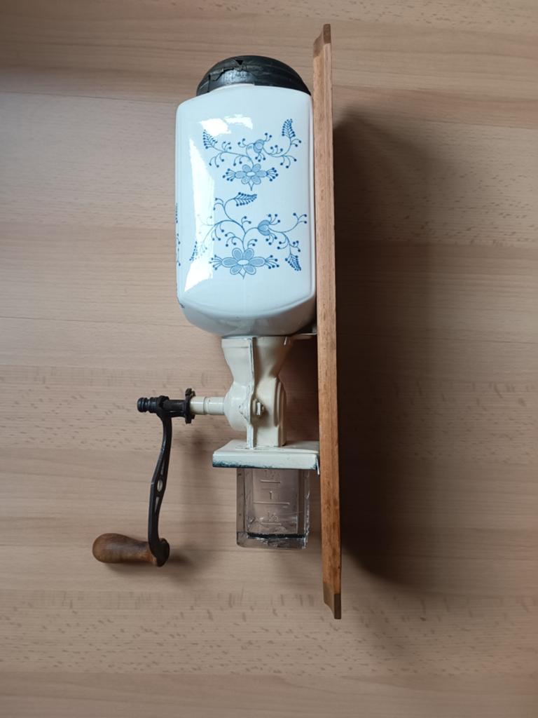 Proceleinen koffiemolen, Antiek en Kunst, Antiek | Keukengerei, Ophalen of Verzenden