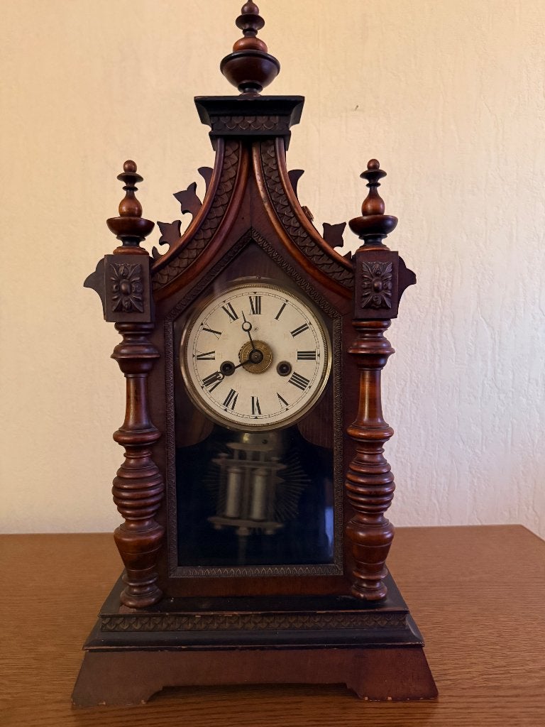n antieke Junghans Victoriaanse mantel- of tafelklok, Ophalen