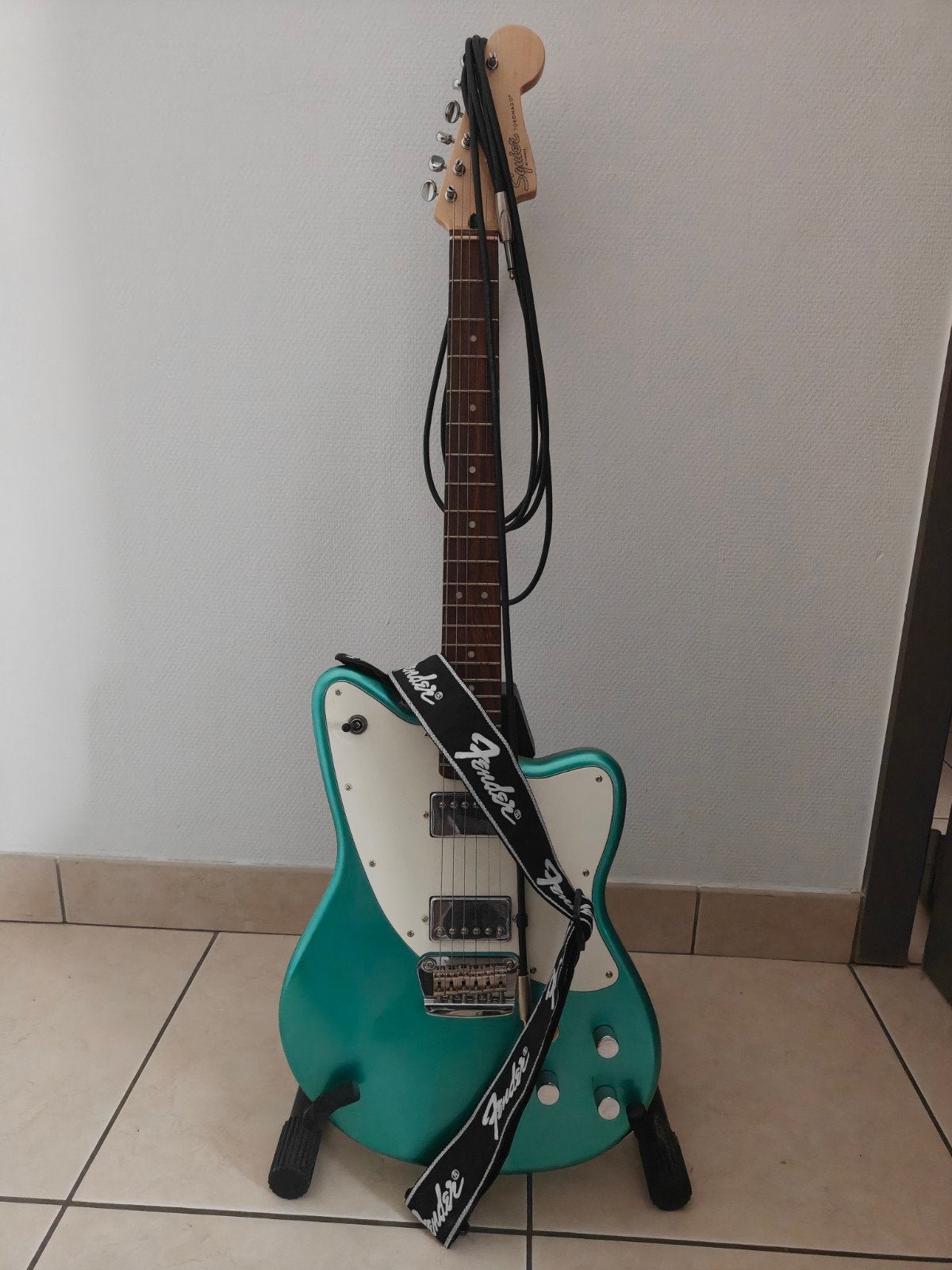 Elektrische gitaar + alles wat er bij hoort., Ophalen, Zo goed als nieuw, Gitaar, Minder dan 50 watt