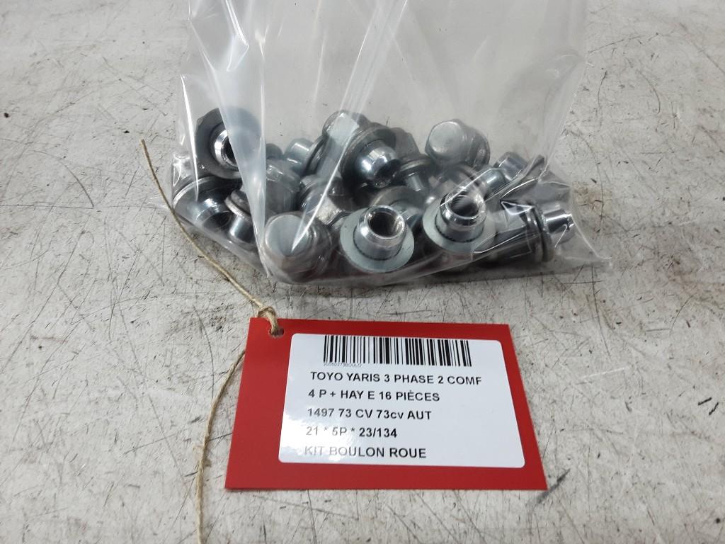 WIELBOUTEN Toyota Yaris III (P13) (01-2010/09-2020), Auto-onderdelen, Overige Auto-onderdelen, Toyota, Gebruikt