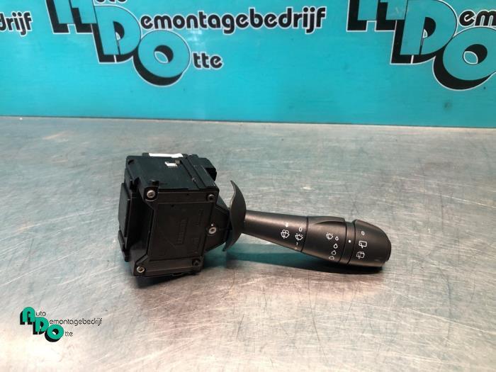 Commutateur essuie-glace d'un Renault Clio (Clio 4 12-), Renault, -, 3 mois de garantie, Utilisé