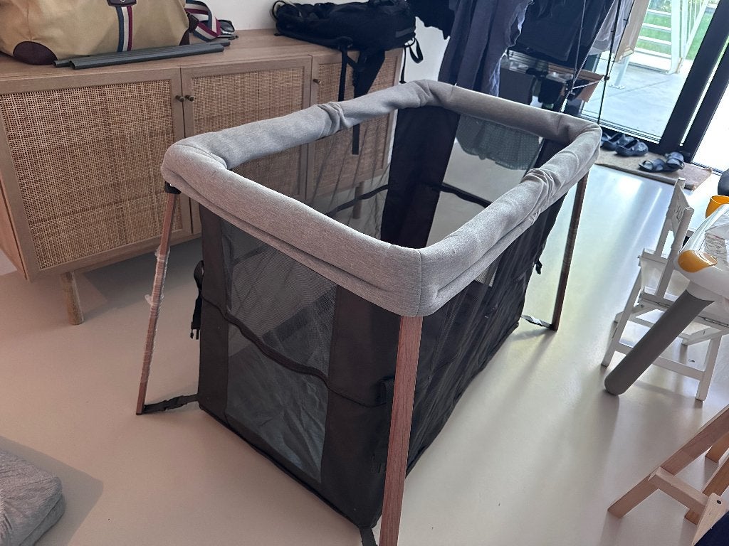 Maxi cosi IRIS 2-in-1 parasolbed voor baby's, Kinderen en Baby's, Ophalen, Zo goed als nieuw, Reisbedje