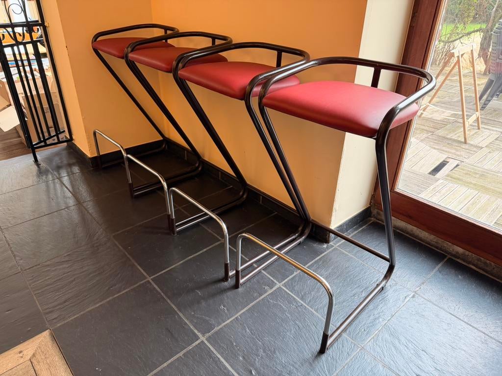 4 hoge barkrukken - rood kunstleer, Huis en Inrichting, Stoelen, Ophalen, Gebruikt, Leer, Vier