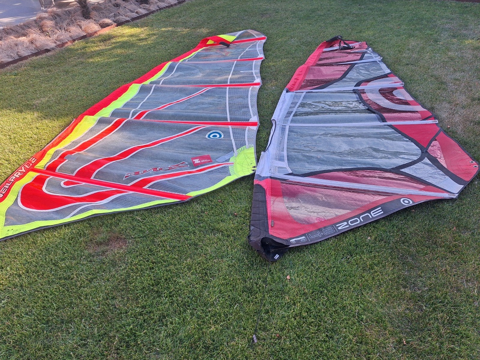 3 voiles à vagues, 30 €/40 €/50 €, Sports nautiques & Bateaux, Planche à voile, Utilisé, Voile, Neilpryde, Avec sac de transport