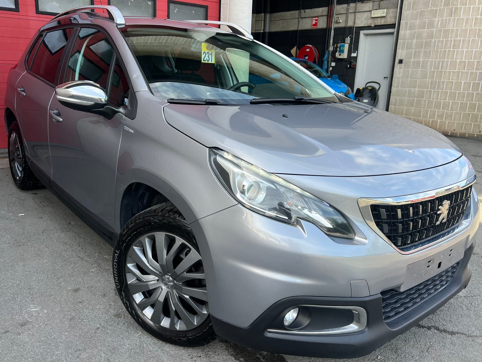 Peugeot 2008 1.2i Style + NAVI + CLIM + BOITE AUTO, Argent ou Gris, Achat, Entreprise, 5 portes