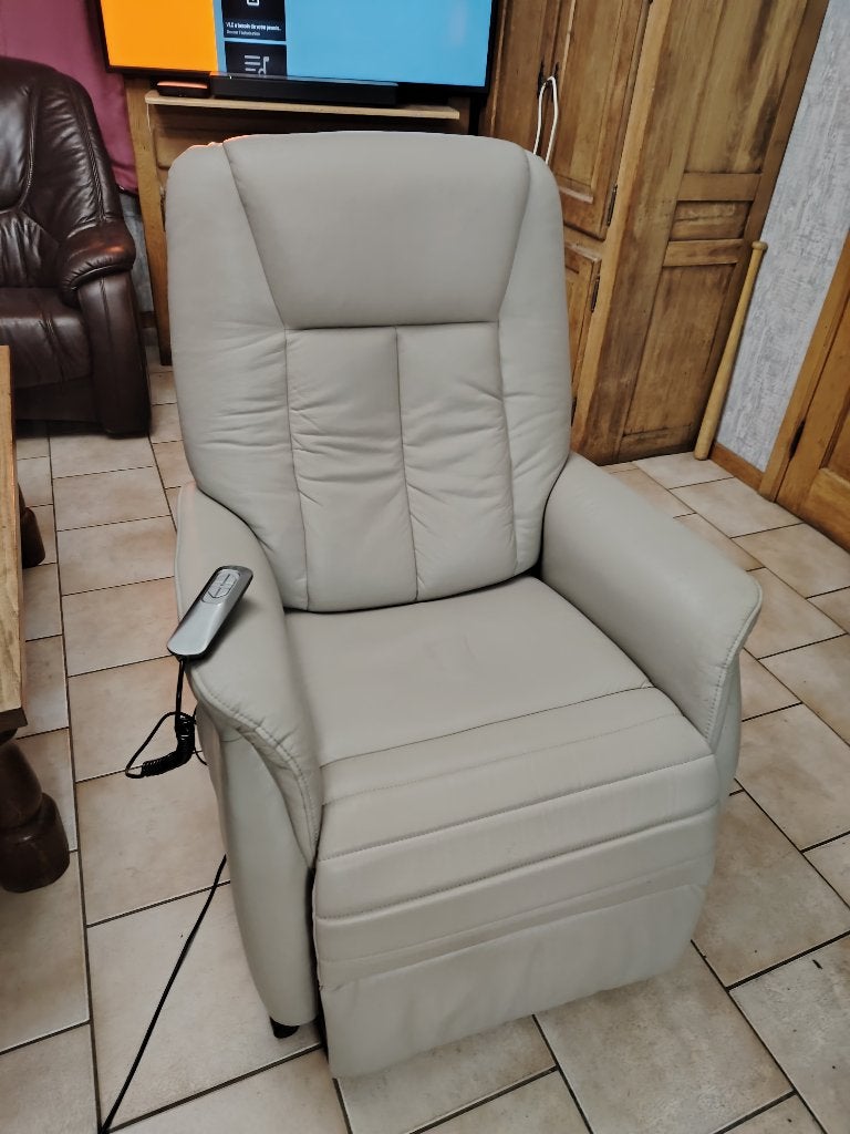 Fauteuil relax releveur électrique, Maison & Meubles, Fauteuils, Utilisé, Cuir, Autres matériaux, 75 à 100 cm, Moins de 75 cm