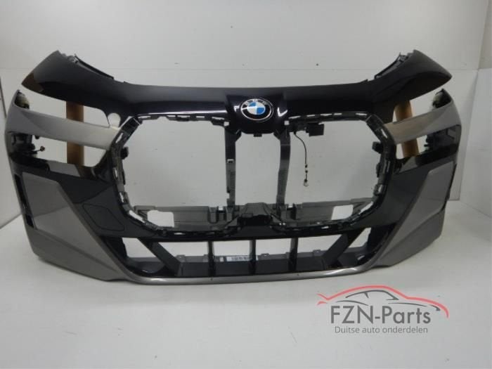 BMW 7-Serie G70 M-Sport Voorbumper Two-Tone 6PDC, Ophalen of Verzenden, Gebruikt, Voor, Bumper