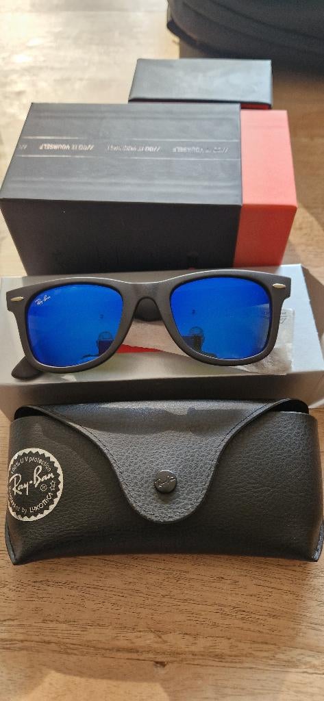Lunettes de soleil RayBan Wayfarer NEW small, Neuf, Ray-Ban, Lunettes de soleil, Noir