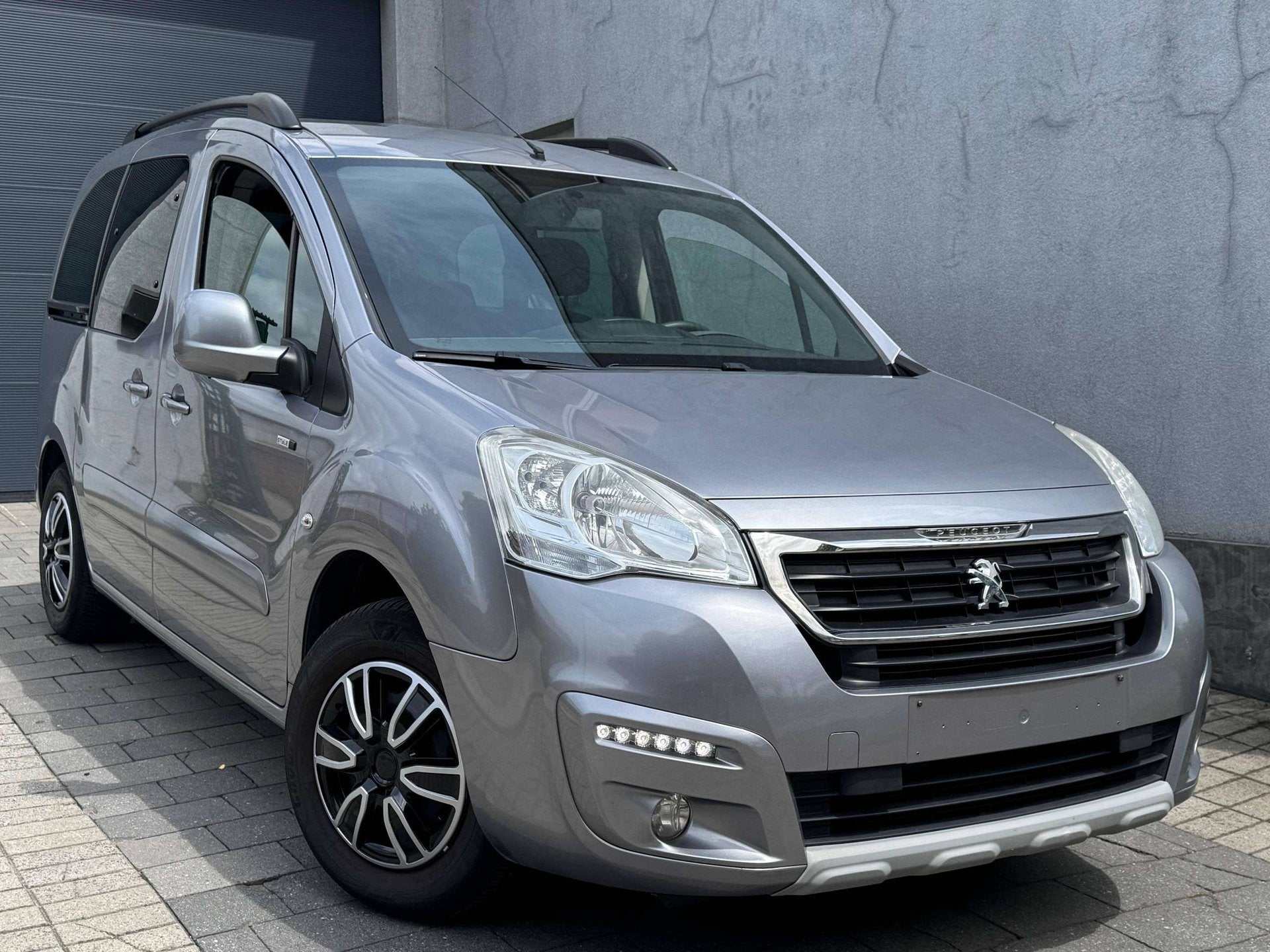 Peugeot Partner 1.2 PureTech Style S AIRCO 5 PLTS AIRCO, Air conditionné, Argent ou Gris, Achat, Euro 6