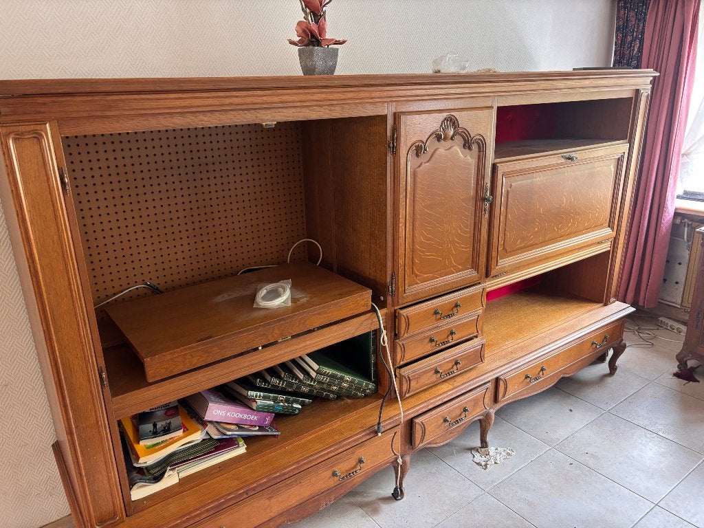 MEUBLE/ARMOIRE DE TÉLÉVISION GRATUIT, 150 à 200 cm, Utilisé, Chêne, 50 à 75 cm