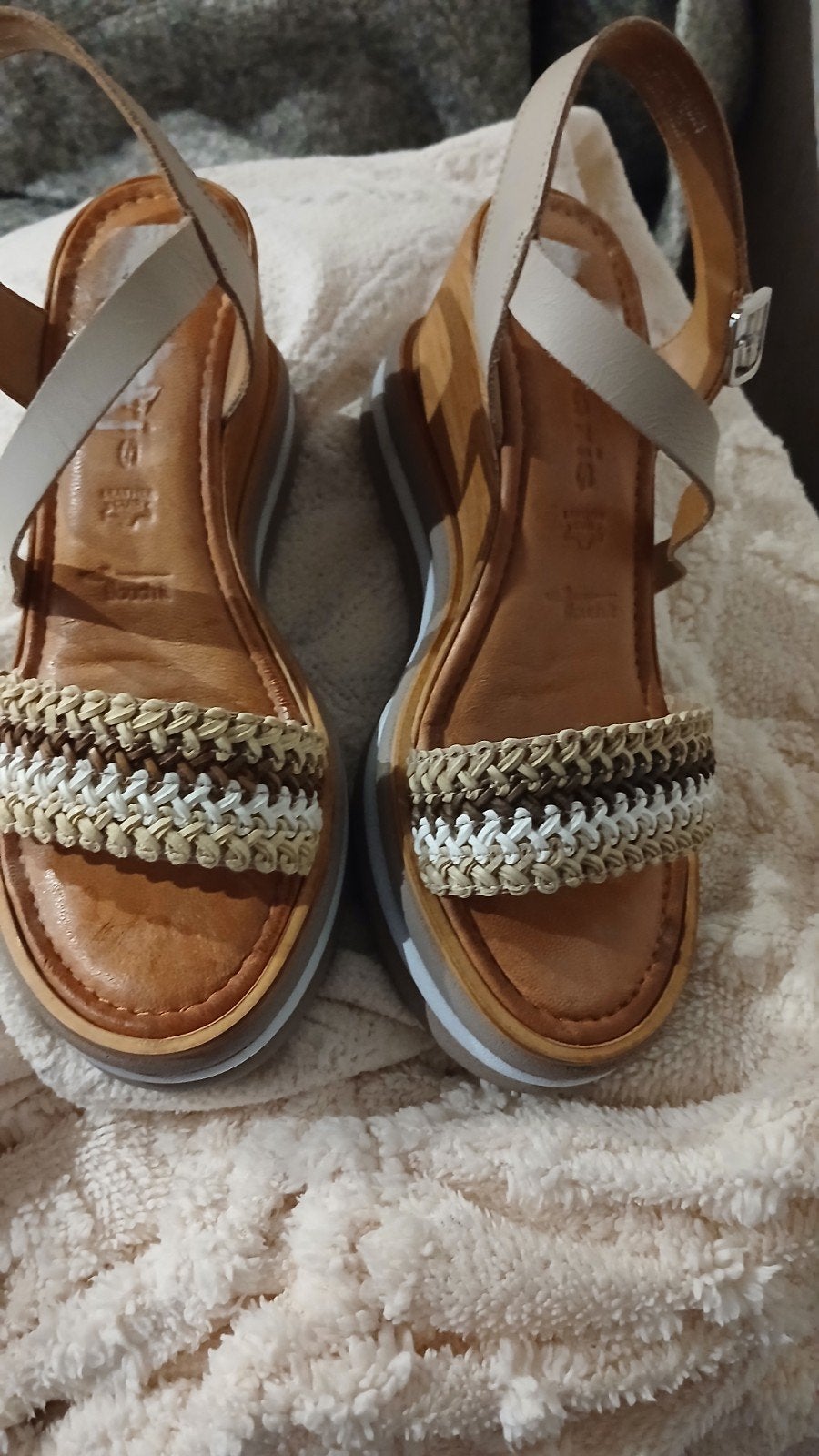 Sandalen tamaris. Maat 38, Ophalen