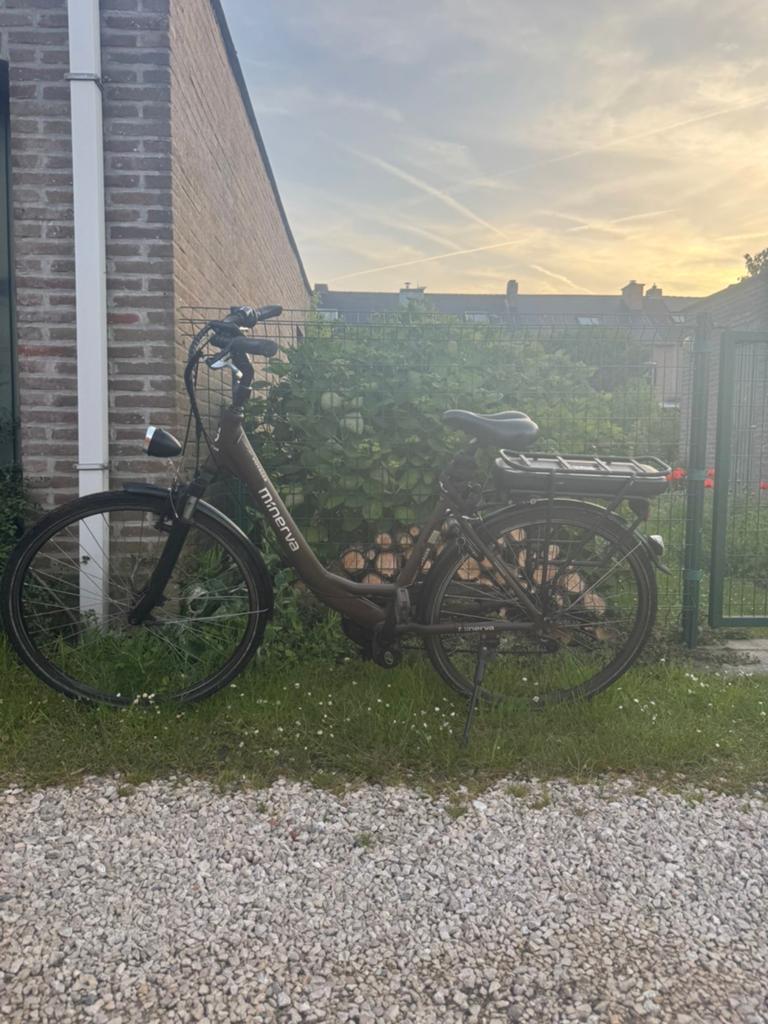 VÉLO ÉLECTRIQUE À MOTEUR CENTRAL MINERVA, Vélos & Vélomoteurs, Enlèvement, Comme neuf