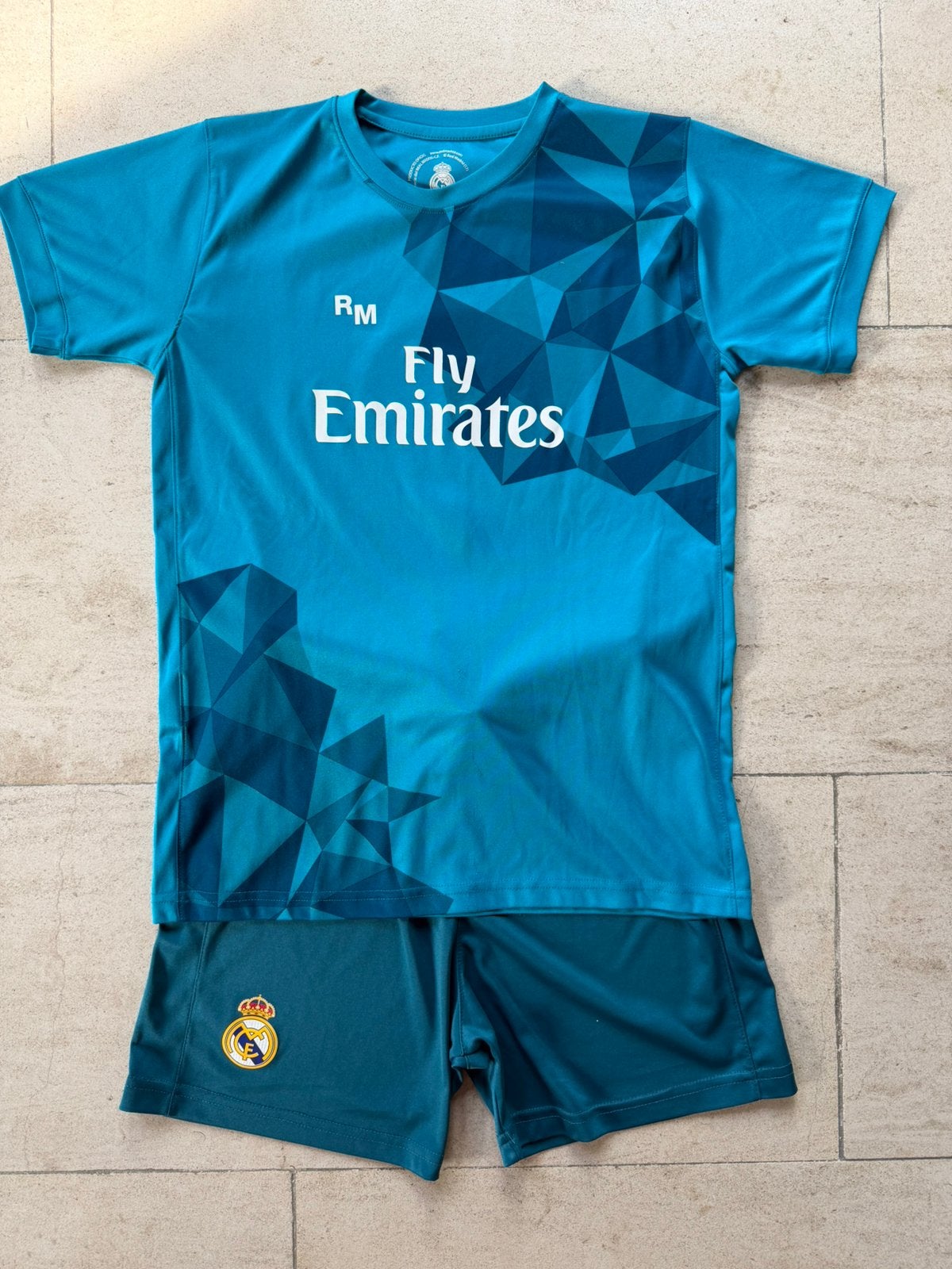 Voetbalshirt en short Real Madrid maat 164, Kinderen en Baby's, Kinderkleding | Maat 164, Ophalen of Verzenden, Gebruikt, Jongen