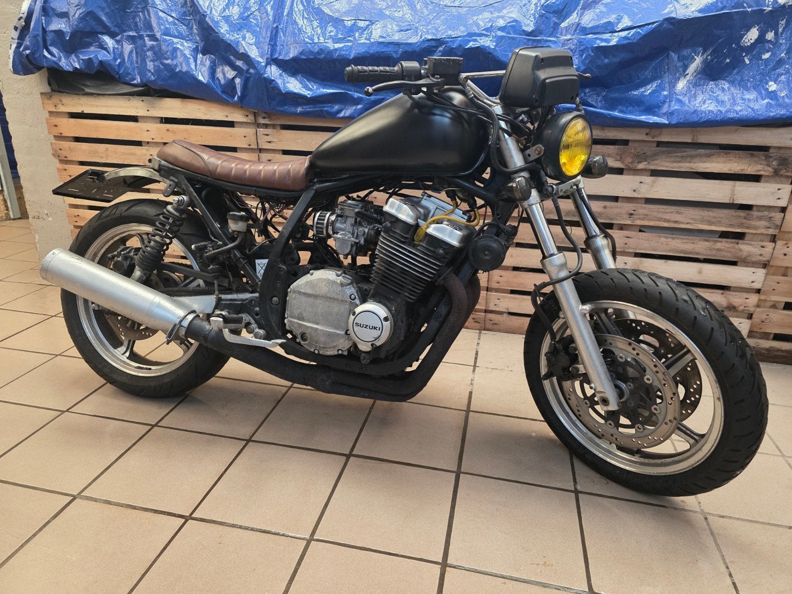 Suzuki GSX 750 Cafe Racer start prima!Ruil dax/VASTE PRIJS!, Ophalen