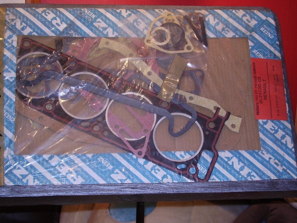 Een set afdichtingen voor RENAULT 18 TS — GTS 1978/, Ophalen of Verzenden, Nieuw, Oldtimer onderdelen
