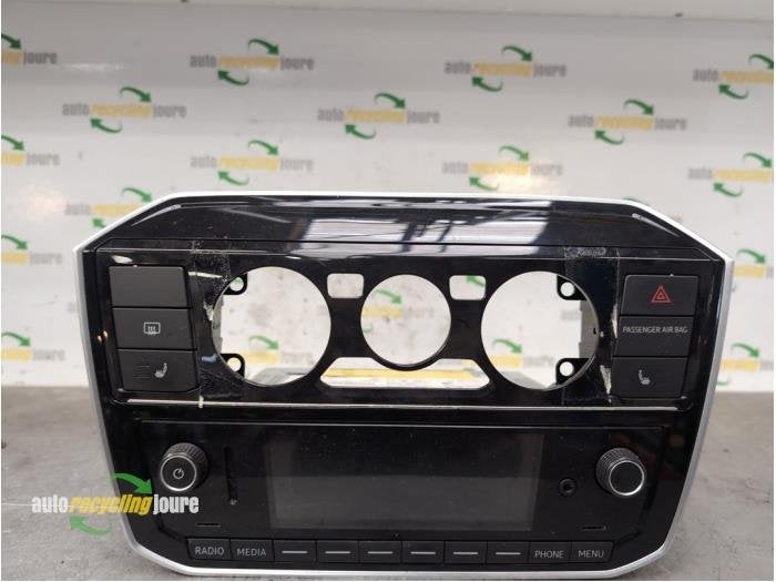 Radio d'un Volkswagen UP, -, Volkswagen, -, 3 mois de garantie