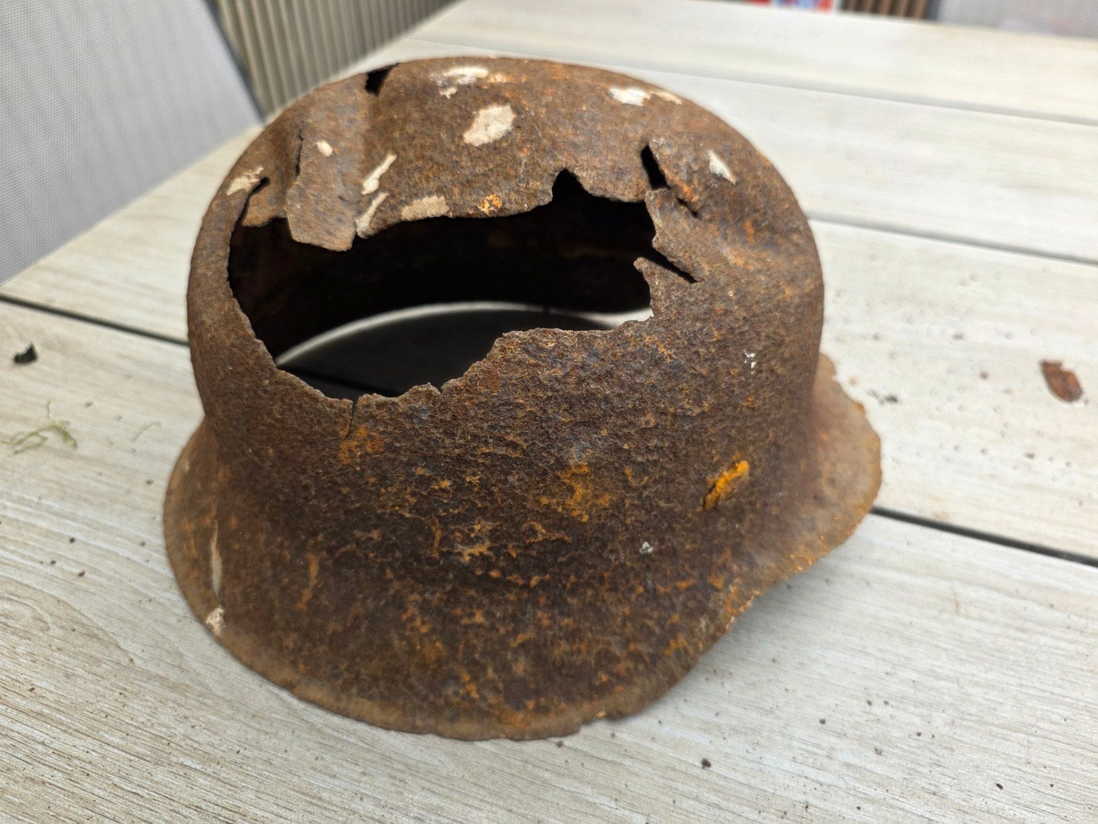Duitse Helm WW2 Militaria Battle Damage, Ophalen