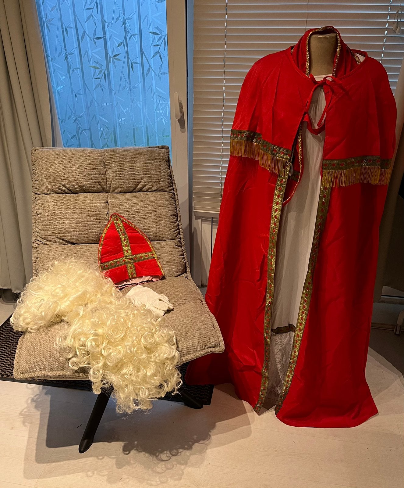 Sinterklaas verkleedkostuum, Diversen, Ophalen, Zo goed als nieuw