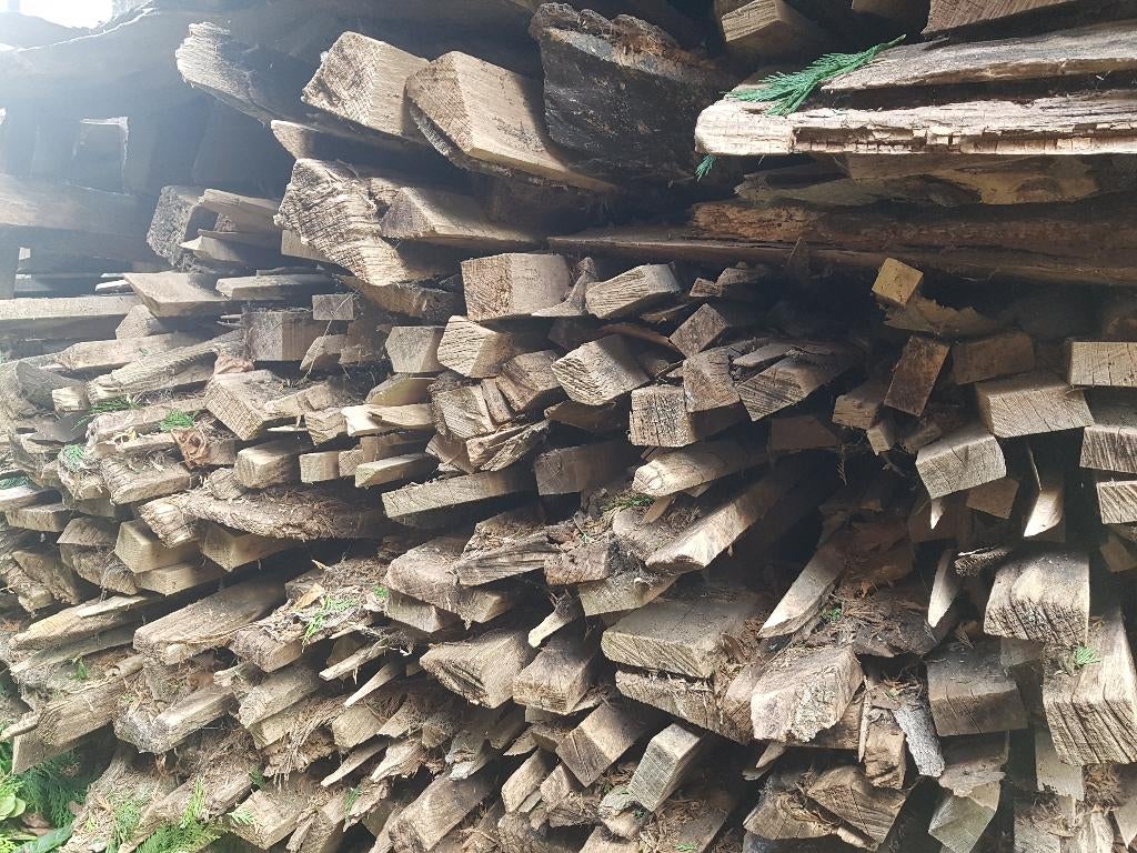 Gratis droog brandhout, Tuin en Terras, Brandhout, 6 m³ of meer, Ophalen, Overige houtsoorten, Blokken