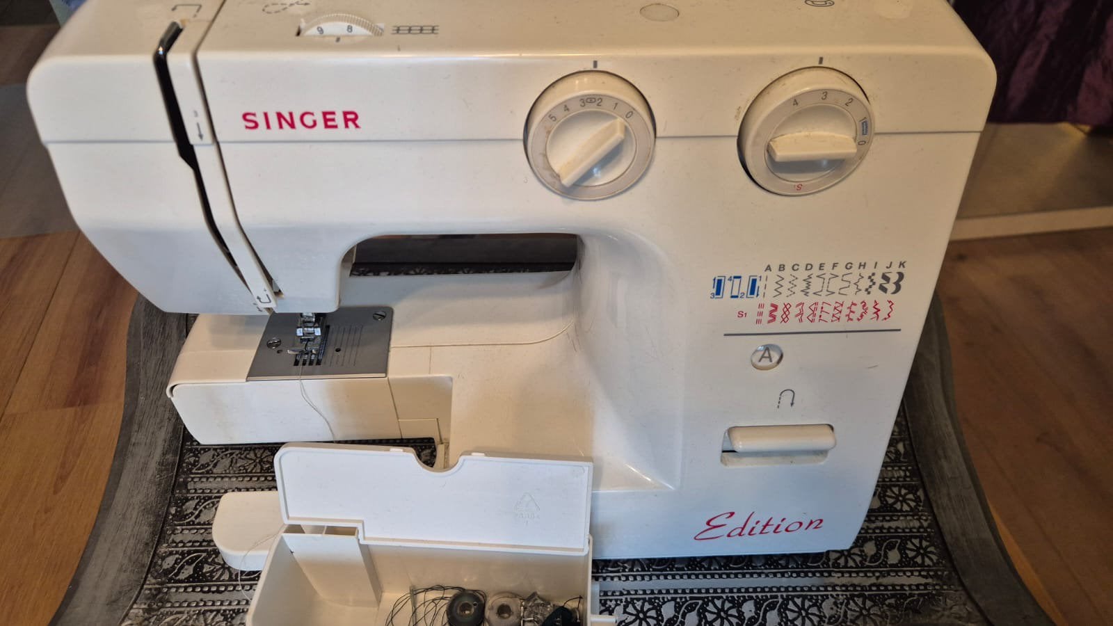 Singer Edition Naaimachine – Model 1120, Hobby en Vrije tijd, Ophalen, Gebruikt, Naaimachine, Singer