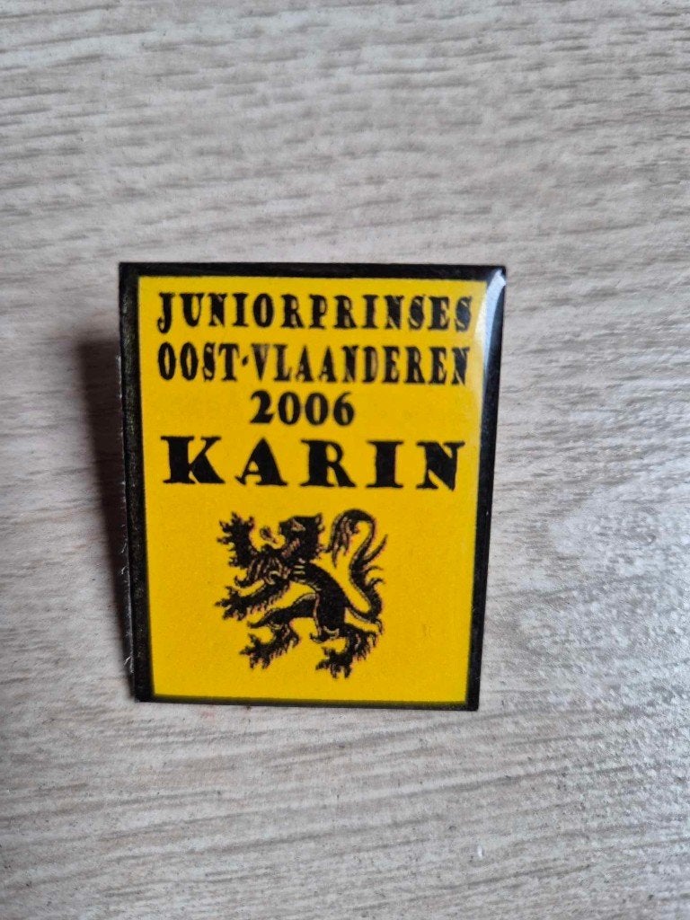 Carnaval pin Oost-vl juniorprinses Karin 2006, Verzamelen, Speldjes, Pins en Buttons, Ophalen of Verzenden