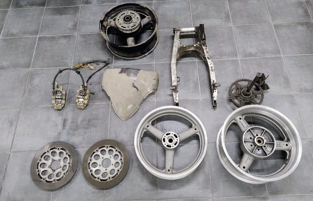 Suzuki  pieces, Motos, Enlèvement ou Envoi, Utilisé