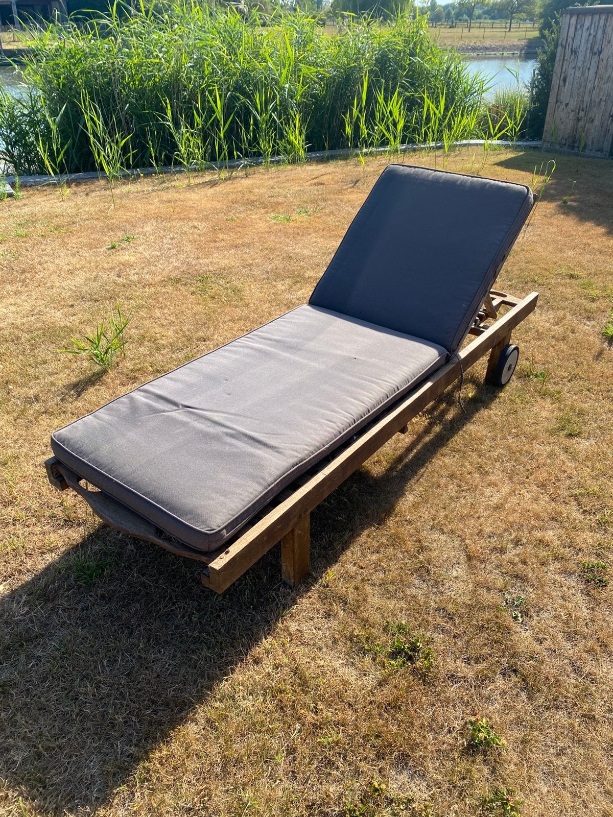 Houten ligbed met verstelbare rugleuning (opknapper), Ophalen, Zo goed als nieuw, Hout